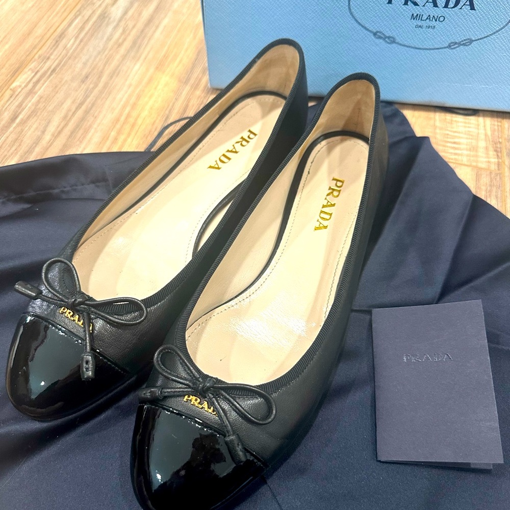 Like New Authentic Prada Black Leather with Patent Toe Ballet Flats Shoes